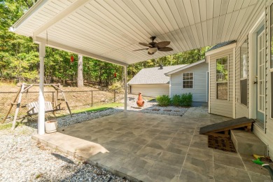 This 3 bedroom, 2.5 baths, 2846 sq ft, Victorian style home on DeSoto Golf Course in Arkansas - for sale on GolfHomes.com, golf home, golf lot