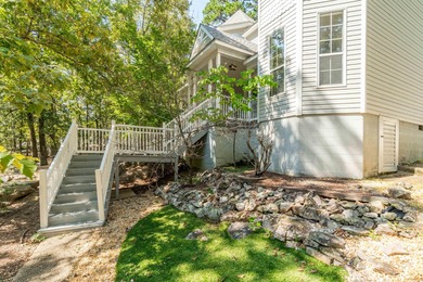 This 3 bedroom, 2.5 baths, 2846 sq ft, Victorian style home on DeSoto Golf Course in Arkansas - for sale on GolfHomes.com, golf home, golf lot