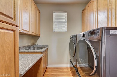 Beautiful 2 bed + den, 2 bath home on a desirable corner lot in on Siena Golf Club in Nevada - for sale on GolfHomes.com, golf home, golf lot