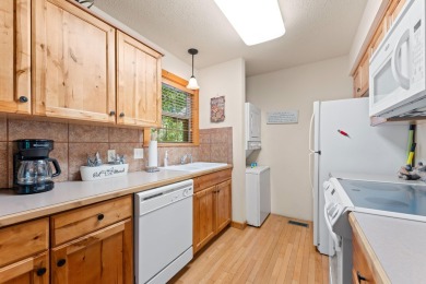 Escape to this charming 1-bedroom cabin/half-duplex nestled in on Ledgestone Country Club and Golf Course in Missouri - for sale on GolfHomes.com, golf home, golf lot