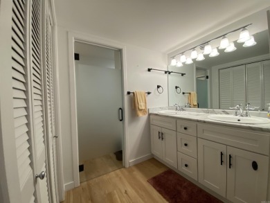 Beautiful remodeled condo with a lovely view of the 18th fairway on Indian Hills Country Club in Arkansas - for sale on GolfHomes.com, golf home, golf lot