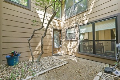 STYLISH, MOVE-IN READY TOWNHOME IN SOUGHT-AFTER FARMERS BRANCH on Brookhaven Country Club - Golf Course in Texas - for sale on GolfHomes.com, golf home, golf lot