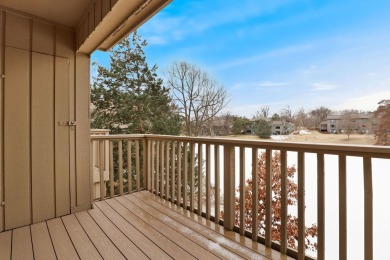 Welcome to Lake Barrington Shores! Bright and sunny second floor on Pine Meadow Golf Club in Illinois - for sale on GolfHomes.com, golf home, golf lot