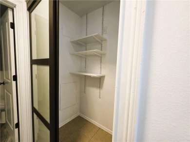 Nestled close to Dogwood Golf Course, this lovely end unit on Bella Vista Country Club and Golf Course in Arkansas - for sale on GolfHomes.com, golf home, golf lot