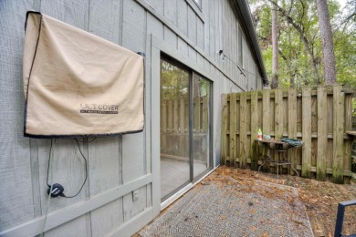 This charming 2-bedroom, 1-bathroom townhouse offers comfortable on Forest Hills Golf Club in Georgia - for sale on GolfHomes.com, golf home, golf lot
