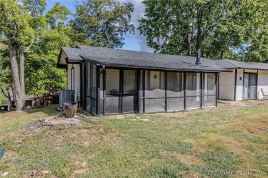 Charming, Fully Updated Home in Tan-Tar-A Estates -Just Minutes on The Oaks Golf Course in Missouri - for sale on GolfHomes.com, golf home, golf lot