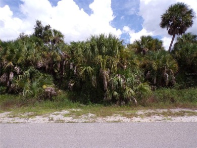 This double lot is in Flood Zone X and the adjoining lot is also on Bobcat Trail Golf Club in Florida - for sale on GolfHomes.com, golf home, golf lot