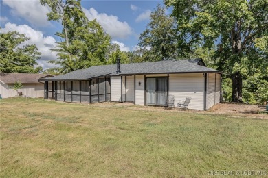 Charming, Fully Updated Home in Tan-Tar-A Estates -Just Minutes on The Oaks Golf Course in Missouri - for sale on GolfHomes.com, golf home, golf lot