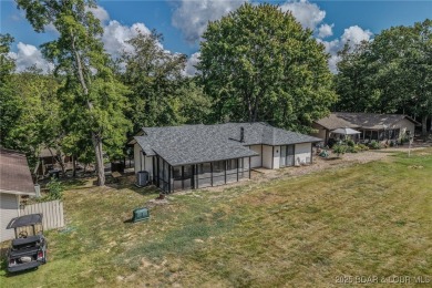 Charming, Fully Updated Home in Tan-Tar-A Estates -Just Minutes on The Oaks Golf Course in Missouri - for sale on GolfHomes.com, golf home, golf lot