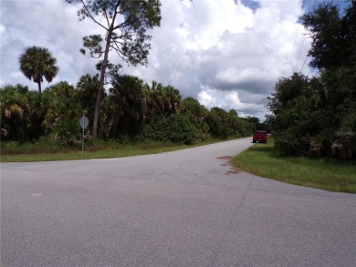This double lot is in Flood Zone X and the adjoining lot is also on Bobcat Trail Golf Club in Florida - for sale on GolfHomes.com, golf home, golf lot