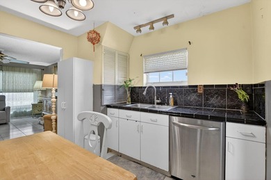 2/1 Single family home located in Leisureville Pompano Beach on Leisureville Community Association in Florida - for sale on GolfHomes.com, golf home, golf lot