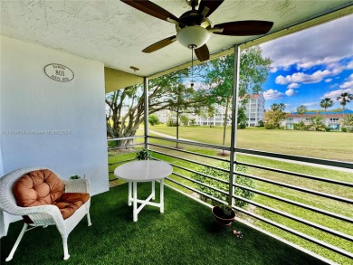 BEAUTIFUL 3 BEDROOMS 2 FULL BATHROOM, WASHER AND DRYER IN UNIT on Oaks Country Club in Florida - for sale on GolfHomes.com, golf home, golf lot