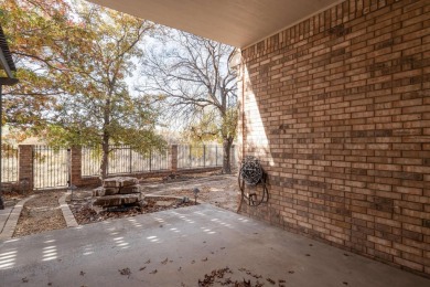 Discover this lovely 3-bedroom home equipped with an upstairs on La Paloma Golf Club in Texas - for sale on GolfHomes.com, golf home, golf lot