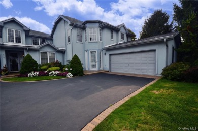 Renovated-Updated-Spacious Mirasol Model Townhouse 3 Bedroom 2.5 on The Greens At Half Hollow in New York - for sale on GolfHomes.com, golf home, golf lot
