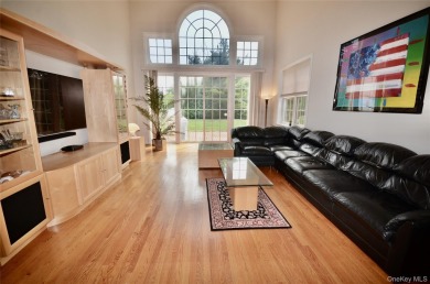Renovated-Updated-Spacious Mirasol Model Townhouse 3 Bedroom 2.5 on The Greens At Half Hollow in New York - for sale on GolfHomes.com, golf home, golf lot