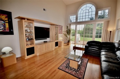 Renovated-Updated-Spacious Mirasol Model Townhouse 3 Bedroom 2.5 on The Greens At Half Hollow in New York - for sale on GolfHomes.com, golf home, golf lot