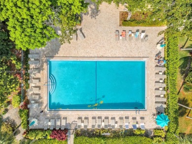 1 bed 1.5 bath condo in sought after Palm-Aire Country Club on Palm-Aire Country Club and Resort - Palms in Florida - for sale on GolfHomes.com, golf home, golf lot