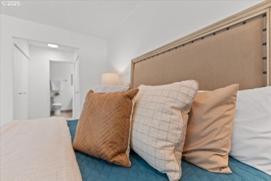 Welcome home to this charming 1-level townhome on the golf on Summerfield Golf and Country Club in Oregon - for sale on GolfHomes.com, golf home, golf lot