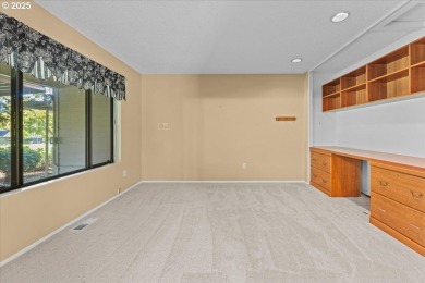 Welcome home to this charming 1-level townhome on the golf on Summerfield Golf and Country Club in Oregon - for sale on GolfHomes.com, golf home, golf lot