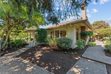 Welcome home to this charming 1-level townhome on the golf on Summerfield Golf and Country Club in Oregon - for sale on GolfHomes.com, golf home, golf lot
