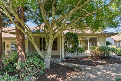 Welcome home to this charming 1-level townhome on the golf on Summerfield Golf and Country Club in Oregon - for sale on GolfHomes.com, golf home, golf lot