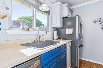 Step into this stunning 2 bedroom, 2 bathroom condo that on River Oaks Golf Course in California - for sale on GolfHomes.com, golf home, golf lot