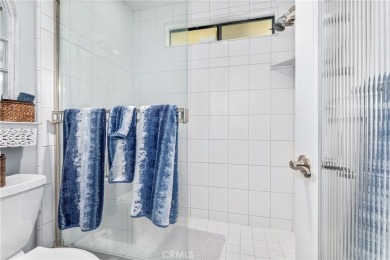 Step into this stunning 2 bedroom, 2 bathroom condo that on River Oaks Golf Course in California - for sale on GolfHomes.com, golf home, golf lot