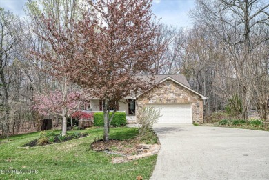 Nestled in the heart of Fairfield Glade North, this 2006-built on Heatherhurst Golf Course in Tennessee - for sale on GolfHomes.com, golf home, golf lot