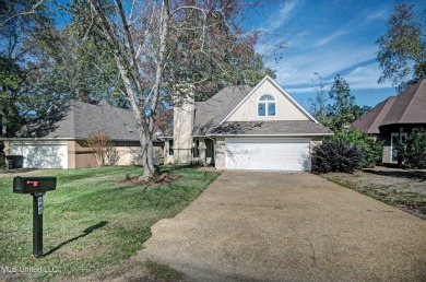 Newly Updated Home on the golf course in Deerfield! Move in on Colonial Country Club Deerfield in Mississippi - for sale on GolfHomes.com, golf home, golf lot