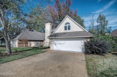 Newly Updated Home on the golf course in Deerfield! Move in on Colonial Country Club Deerfield in Mississippi - for sale on GolfHomes.com, golf home, golf lot