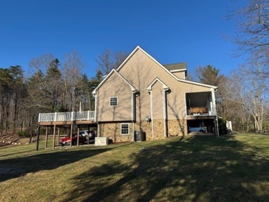 Exceptional home just off the Blue Ridge Parkway in Skyland on Skyland Lakes Golf Course in Virginia - for sale on GolfHomes.com, golf home, golf lot