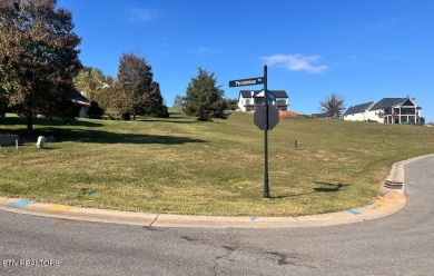 Sellers offering $5000 in Closing Cost. Motivated Seller, Bring on Tennessee National Golf Club in Tennessee - for sale on GolfHomes.com, golf home, golf lot