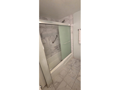 Welcome to your new home in Raintree Condominiums. The unit on Village Links of Glen Ellyn in Illinois - for sale on GolfHomes.com, golf home, golf lot