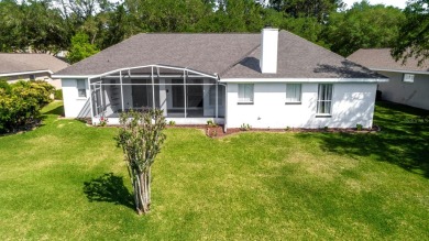 BRAND NEW ROOF! Beautifully well maintained 3 bedroom, 2 bath on Country Club of Mount Dora in Florida - for sale on GolfHomes.com, golf home, golf lot