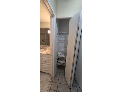 Welcome to your new home in Raintree Condominiums. The unit on Village Links of Glen Ellyn in Illinois - for sale on GolfHomes.com, golf home, golf lot