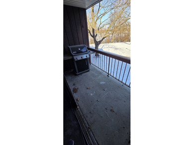 Welcome to your new home in Raintree Condominiums. The unit on Village Links of Glen Ellyn in Illinois - for sale on GolfHomes.com, golf home, golf lot