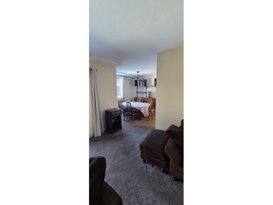 Welcome to your new home in Raintree Condominiums. The unit on Village Links of Glen Ellyn in Illinois - for sale on GolfHomes.com, golf home, golf lot