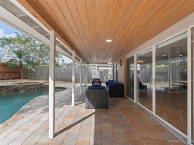You don't want to miss this beauty! This home is on a CORNER LOT on Twin Rivers Golf Club in Florida - for sale on GolfHomes.com, golf home, golf lot