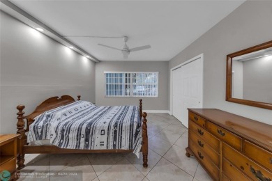 Spacious and beautifully updated 2-bedroom, 2-bathroom on Palm-Aire Country Club and Resort - Palms in Florida - for sale on GolfHomes.com, golf home, golf lot