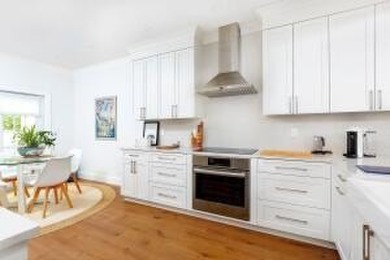 This beautifully renovated 3-bedroom Murifield townhome offers a on Palm Beach Polo and Country Club in Florida - for sale on GolfHomes.com, golf home, golf lot