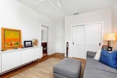 This beautifully renovated 3-bedroom Murifield townhome offers a on Palm Beach Polo and Country Club in Florida - for sale on GolfHomes.com, golf home, golf lot
