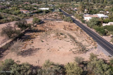 Spectacular large 1.41 acre lot with COMPLETE CAMELBACK MOUNTAIN on Paradise Valley Country Club in Arizona - for sale on GolfHomes.com, golf home, golf lot