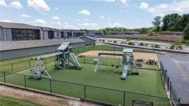One of the cleanest and well maintained complexes at the Lake on Lake Valley Country Club in Missouri - for sale on GolfHomes.com, golf home, golf lot