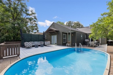 Take in breathtaking, unobstructed sunsets from this charming on Stevens Park Golf Course in Texas - for sale on GolfHomes.com, golf home, golf lot