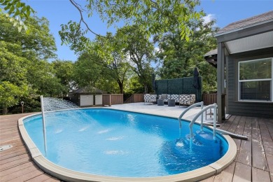 Take in breathtaking, unobstructed sunsets from this charming on Stevens Park Golf Course in Texas - for sale on GolfHomes.com, golf home, golf lot