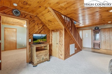 This property has it all! GREAT LOCATION, SWEEPING LONG RANGE on Beech Mountain Club in North Carolina - for sale on GolfHomes.com, golf home, golf lot