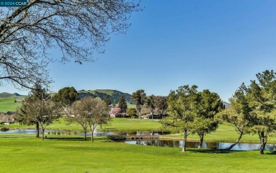 This charming 3-bedroom, 2-bathroom popular Sea Pines end-unit on Crow Canyon Country Club in California - for sale on GolfHomes.com, golf home, golf lot