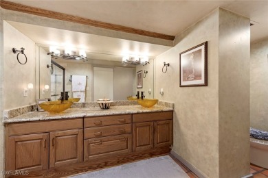 Enjoy living the SW Florida lifestyle in this *move in ready* 3 on The Landings Yacht, Golf and Tennis Club in Florida - for sale on GolfHomes.com, golf home, golf lot