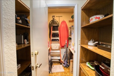 Upstairs unit 9A. BEING SOLD FURNISHED. ETS heater. Two years on Pinetop Lakes Golf and Country Club in Arizona - for sale on GolfHomes.com, golf home, golf lot