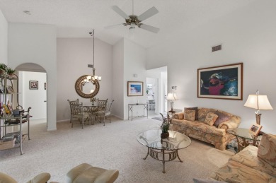 PRICED TO SELL ASAP ! This 2 bedroom unit with vaulted ceilings on The Links At Boynton Beach - The Family Course in Florida - for sale on GolfHomes.com, golf home, golf lot